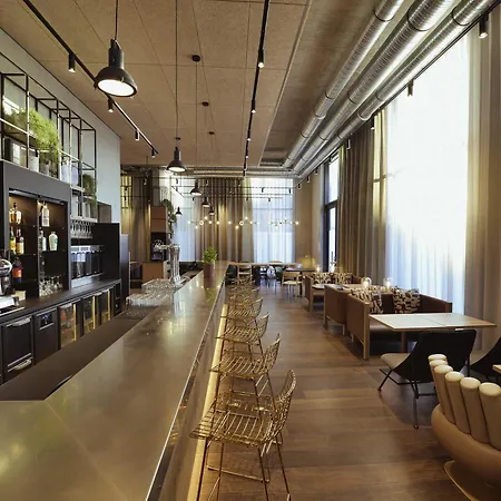 Novotel Centre - Porte De Geneve 4*