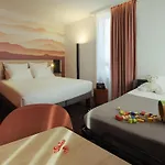 Novotel Centre - Porte De Geneve 4*