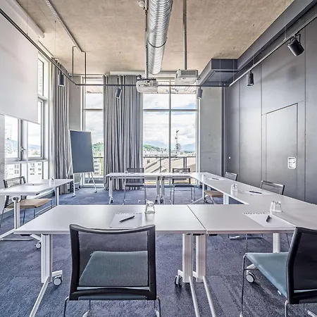 Novotel Centre - Porte De Geneve Hotel 4*