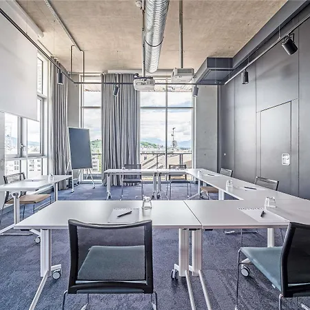 Novotel Centre - Porte De Geneve Hotel 4*