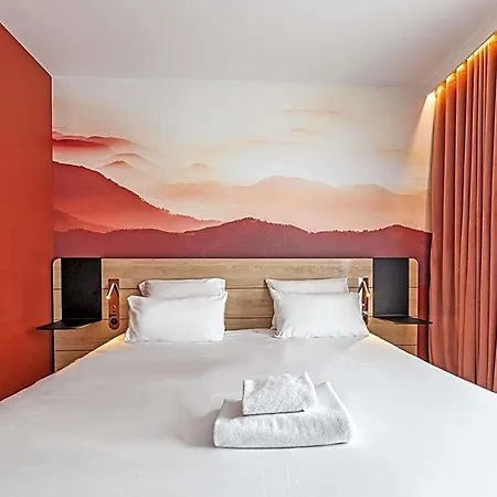 Hotel Novotel Centre - Porte De Geneve 4*