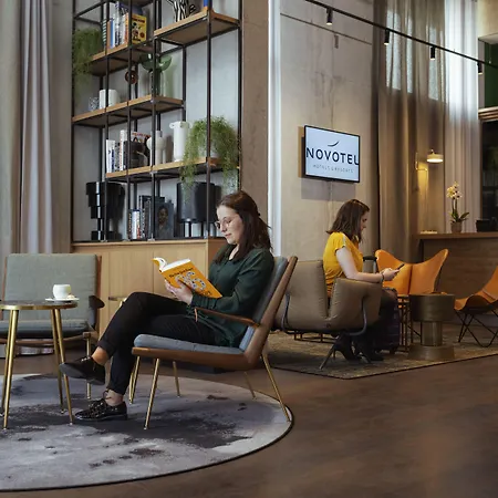 Novotel Centre - Porte De Geneve Otel Annemasse
