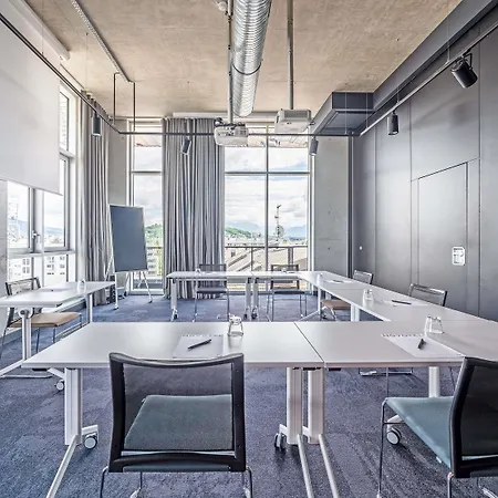 Novotel Centre - Porte De Geneve 4*